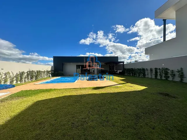 Casa à venda, no bairro Jardim das Hortências em Fraiburgo