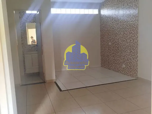 Casa com 75m² 2 quartos e 1 banheiro, para alugar, no bairro Parque Santa Teresa em Carapicuíba