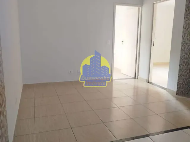 Casa com 75m² 2 quartos e 1 banheiro, para alugar, no bairro Parque Santa Teresa em Carapicuíba