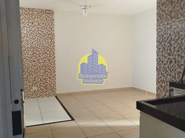 Casa com 75m² 2 quartos e 1 banheiro, para alugar, no bairro Parque Santa Teresa em Carapicuíba