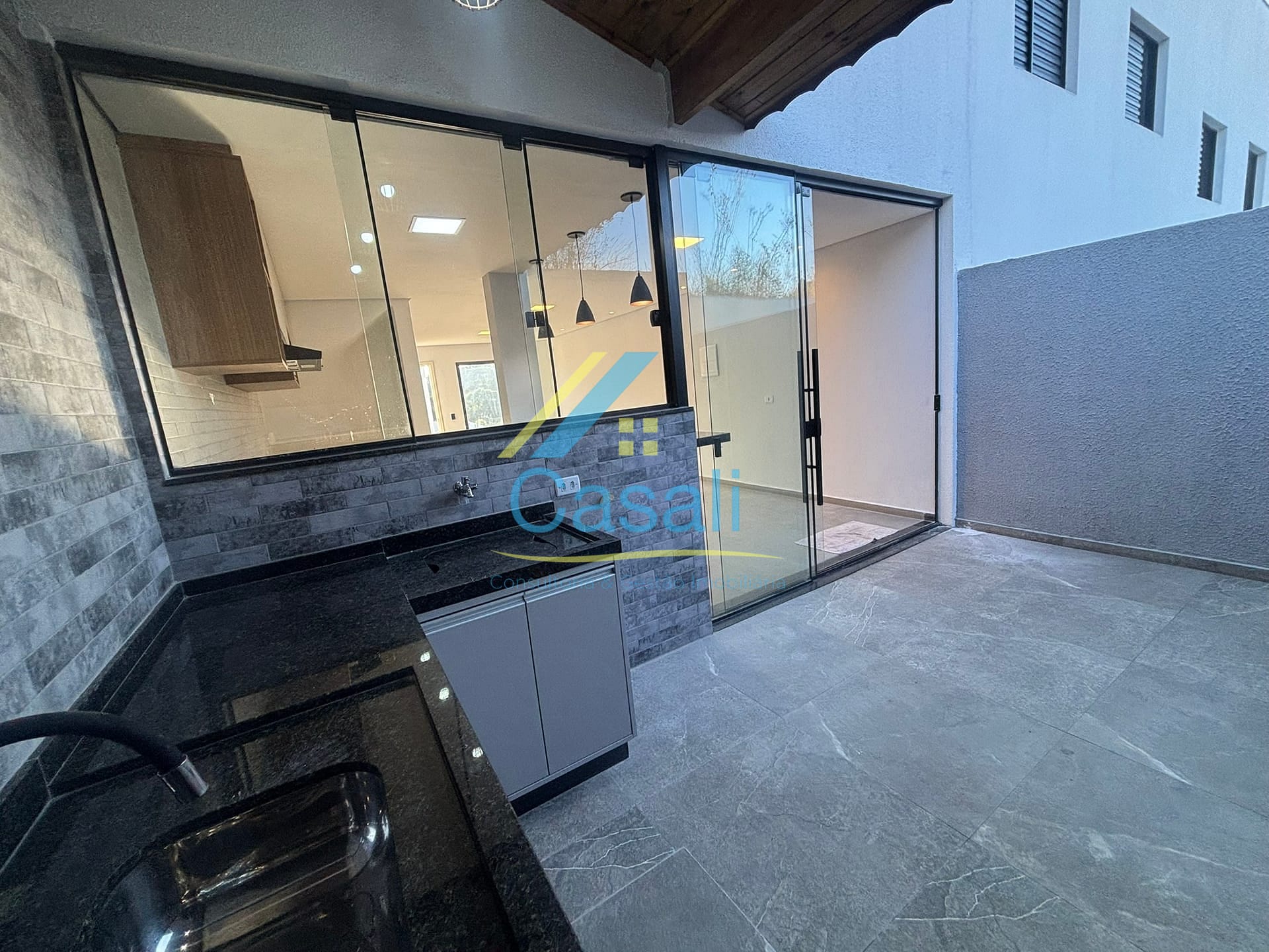 Casa à venda com 3 quartos, 80m² - Foto 11