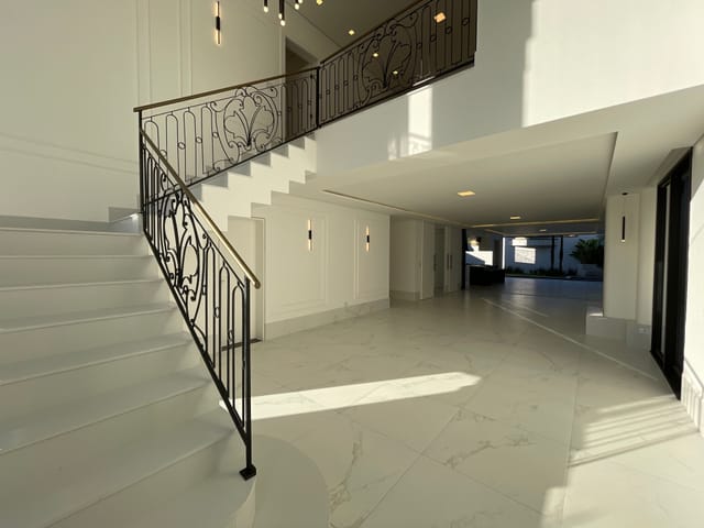 Casa com 489m² 5 quartos e 8 banheiros, à venda, no bairro Cidade Tamboré em Santana de Parnaíba