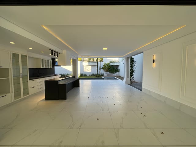 Casa com 489m² 5 quartos e 8 banheiros, à venda, no bairro Cidade Tamboré em Santana de Parnaíba