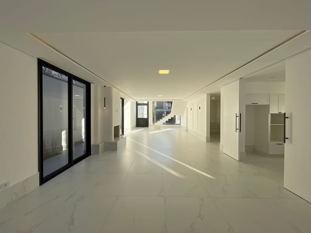 Casa com 489m² 5 quartos e 8 banheiros, à venda, no bairro Cidade Tamboré em Santana de Parnaíba