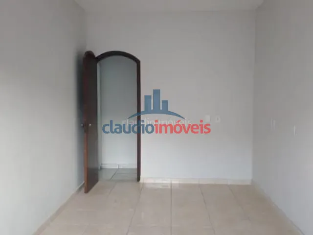 Casa com 450m² 5 quartos e 4 banheiros, à venda, no bairro Vila Mury em Volta Redonda