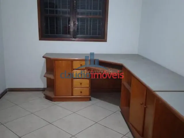Casa com 450m² 5 quartos e 4 banheiros, à venda, no bairro Vila Mury em Volta Redonda