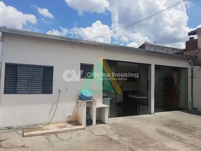 Casa com 250m² 4 quartos e 2 banheiros, à venda, no bairro Parque das Laranjeiras em Mogi Mirim