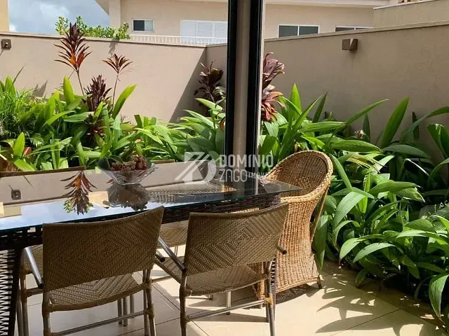 Casa com 300m² 4 quartos e 5 banheiros, à venda, no bairro Flamboyant Residencial Park em Uberaba