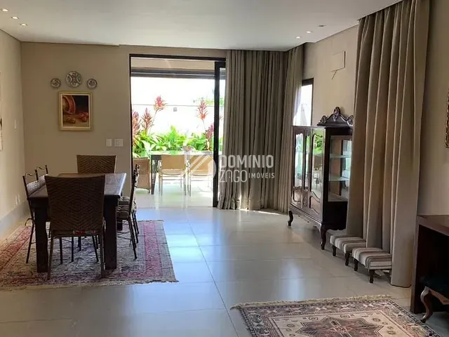 Casa com 300m² 4 quartos e 5 banheiros, à venda, no bairro Flamboyant Residencial Park em Uberaba