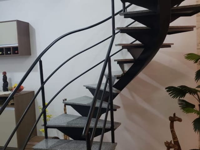 Casa à venda ou para alugar, no bairro Jardim Cristina em Pindamonhangaba