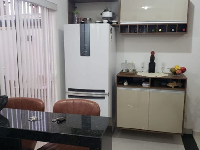 Casa à venda ou para alugar, no bairro Jardim Cristina em Pindamonhangaba
