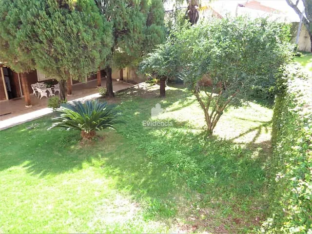 Casa com 987m² 3 quartos e 4 banheiros, à venda, no bairro San Remo em Londrina