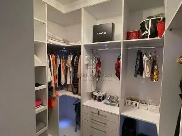 Casa 3 quartos e 5 banheiros, à venda, no bairro Jurerê Internacional em Florianópolis