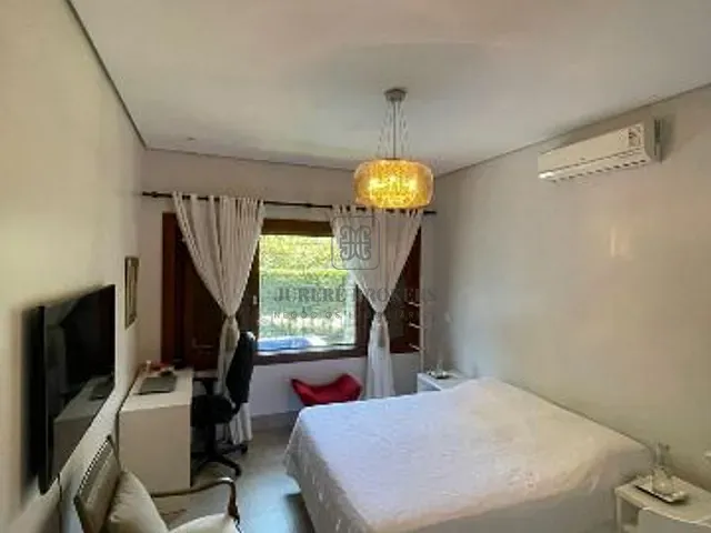 Casa 3 quartos e 5 banheiros, à venda, no bairro Jurerê Internacional em Florianópolis