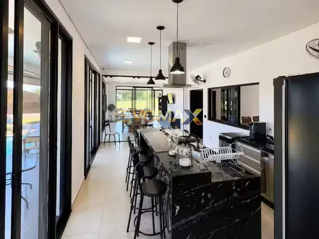 Casa 3 quartos e 4 banheiros, à venda, no bairro Rod. Raposo Tavares em Paranapanema