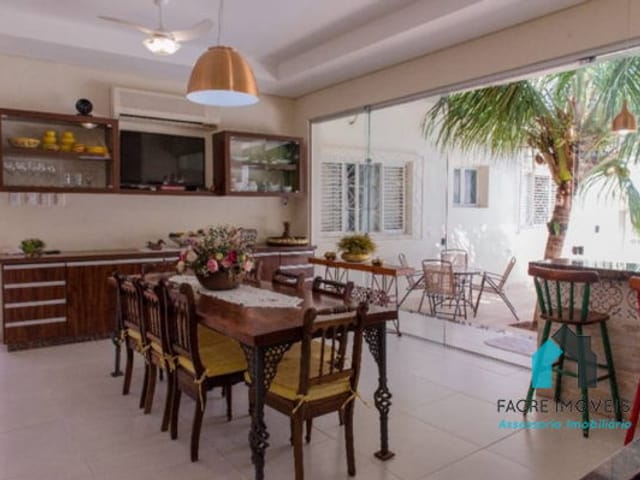 Casa com 577m² 3 quartos e 6 banheiros, à venda, no bairro Centro Norte em Cuiabá