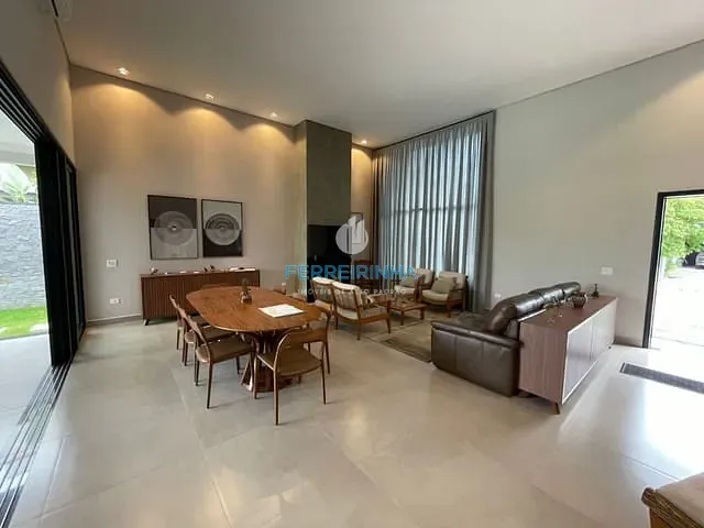 Casa com 58768m² 4 quartos e 5 banheiros, à venda ou para alugar, no bairro Urbanova em São José dos Campos