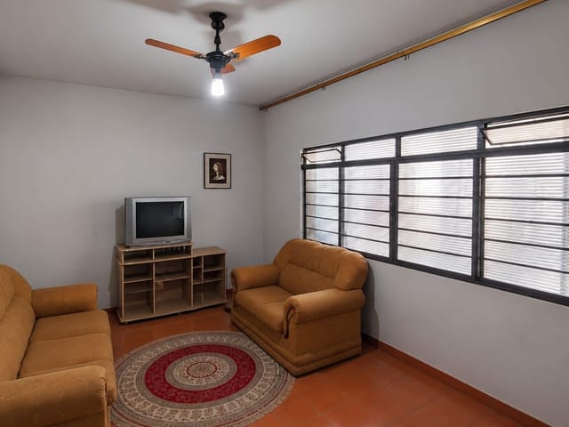 Casa com 250m² 4 quartos e 2 banheiros, à venda, no bairro Vila Margarida em Americana