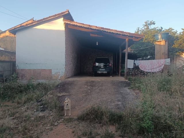 Casa com 397m² 3 quartos e 1 banheiro, à venda, no bairro Jardim Europa em Goiânia