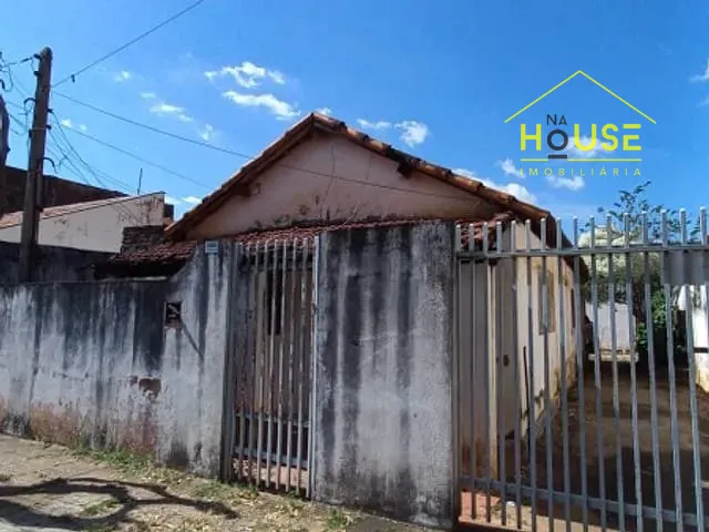 Casa com 270m² 2 quartos e 2 banheiros, à venda, no bairro Vila Marim em Votuporanga