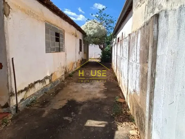 Casa com 270m² 2 quartos e 2 banheiros, à venda, no bairro Vila Marim em Votuporanga