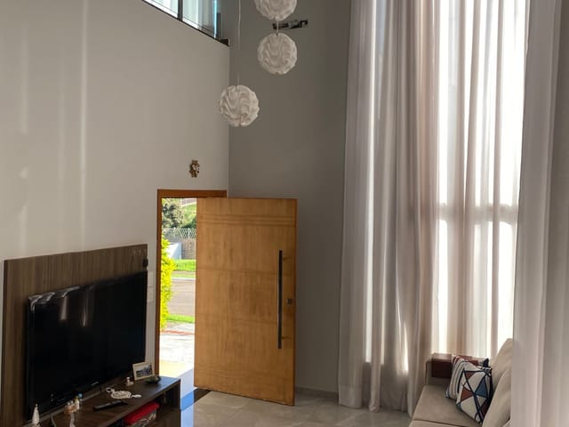 Casa com 256m² 3 quartos e 2 banheiros, à venda, no bairro Gleba Simon Frazer em Londrina