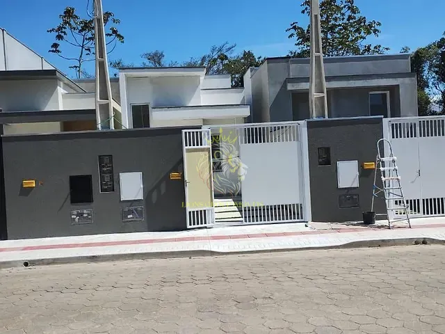 Casa com 100m² 2 quartos e 2 banheiros, à venda, no bairro Areias em Camboriú