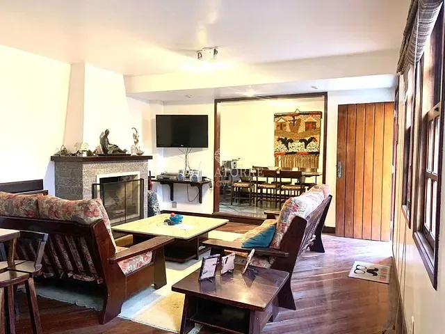 Casa com 154m² 3 quartos e 4 banheiros, à venda, no bairro Alto em Teresópolis