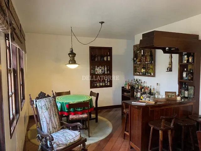 Casa com 154m² 3 quartos e 4 banheiros, à venda, no bairro Alto em Teresópolis