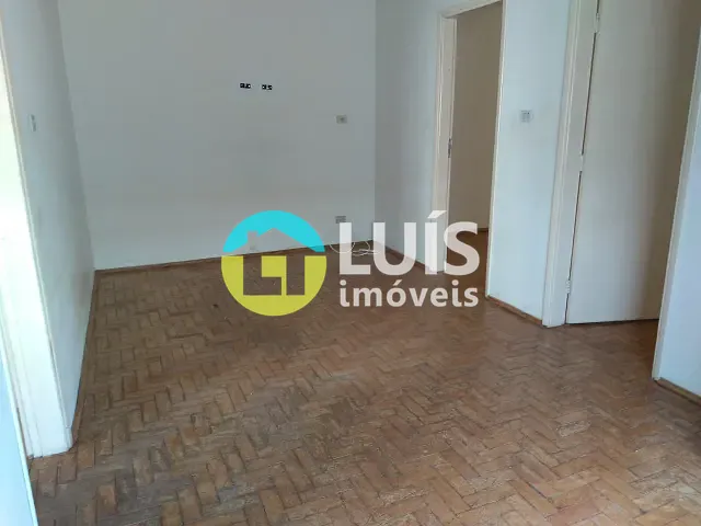 Casa 3 quartos e 2 banheiros, para alugar, no bairro Centro em Guaranésia