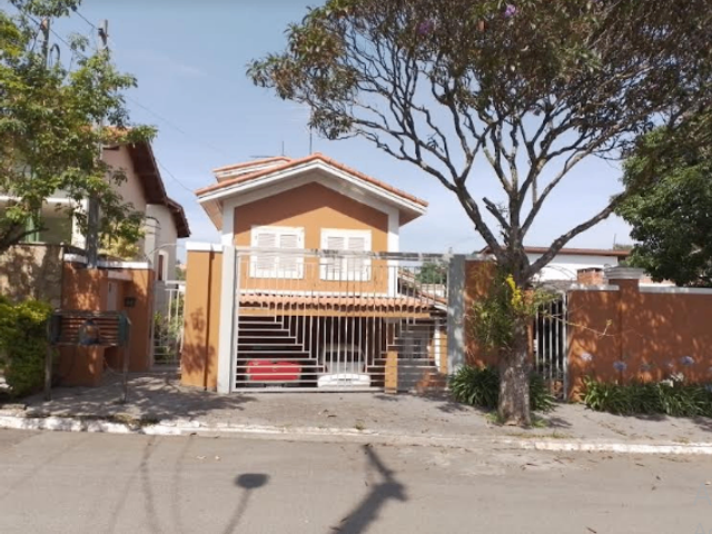 Casa com 420m² 3 quartos e 6 banheiros, à venda, no bairro San Diego Park em Cotia