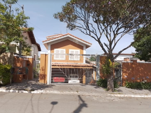 Casa com 420m² 3 quartos e 6 banheiros, à venda, no bairro San Diego Park em Cotia