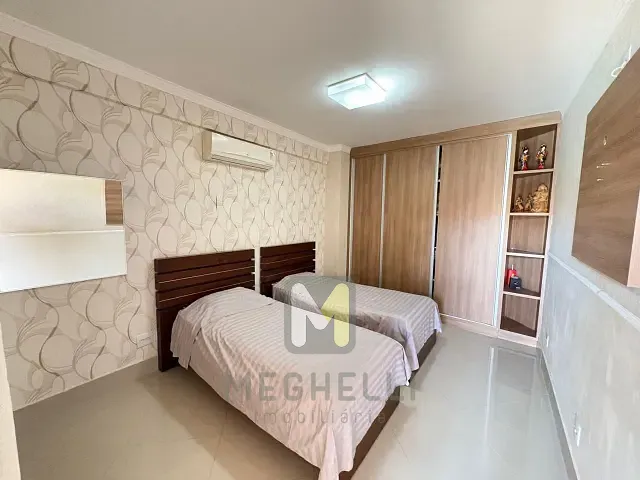 Casa com 250m² 3 quartos e 4 banheiros, à venda, no bairro Centro em Serrana