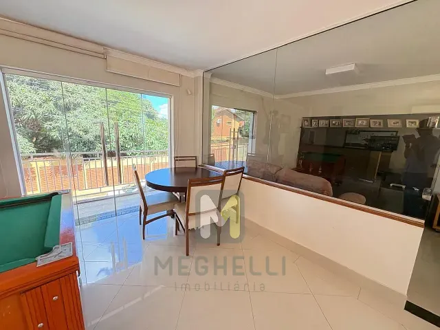 Casa com 250m² 3 quartos e 4 banheiros, à venda, no bairro Centro em Serrana