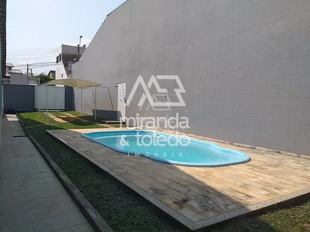 Casa com 360m² 3 quartos e 3 banheiros, à venda, no bairro Itapebussu em Guarapari
