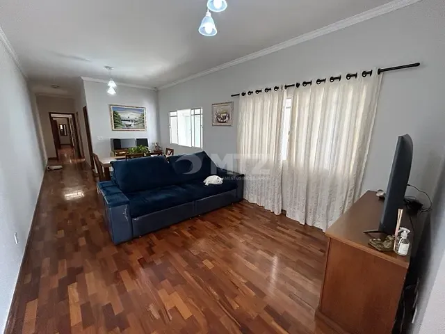 Casa com 271m² 3 quartos e 4 banheiros, à venda, no bairro Centro em Botucatu
