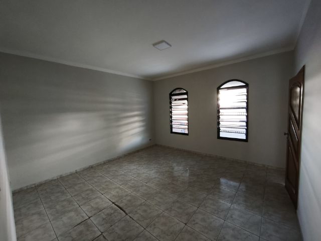 Casa 3 quartos e 3 banheiros, à venda, no bairro Jardim Santa Helena em Fernandópolis
