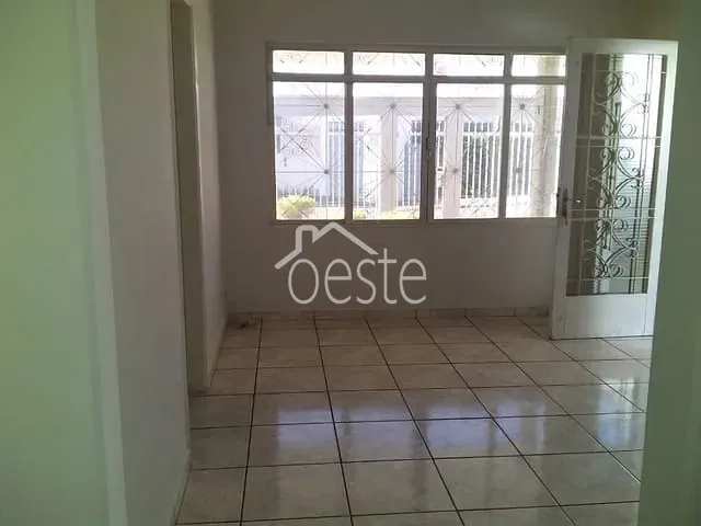 Casa com 250m² 3 quartos e 1 banheiro, para alugar, no bairro Vila Maria em Santa Bárbara D'Oeste