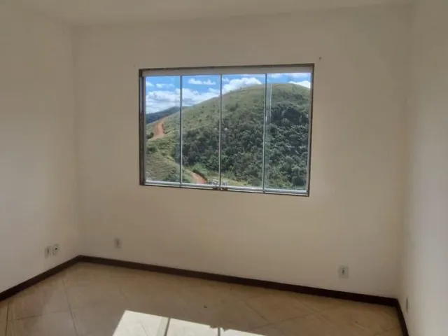Casa 2 quartos e 2 banheiros, à venda, no bairro Veneza Park em Vassouras