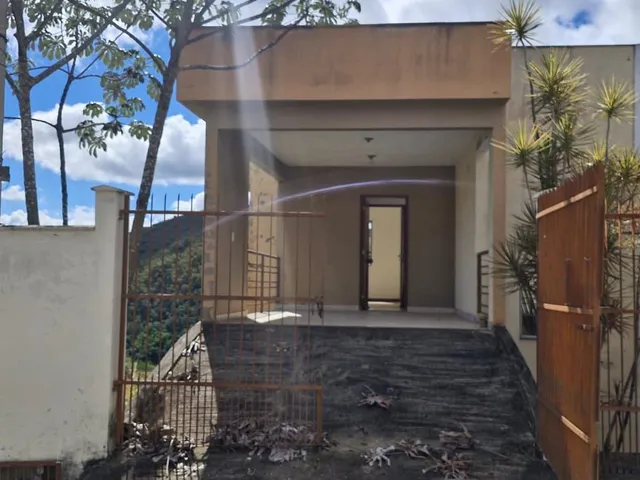 Casa 2 quartos e 2 banheiros, à venda, no bairro Veneza Park em Vassouras