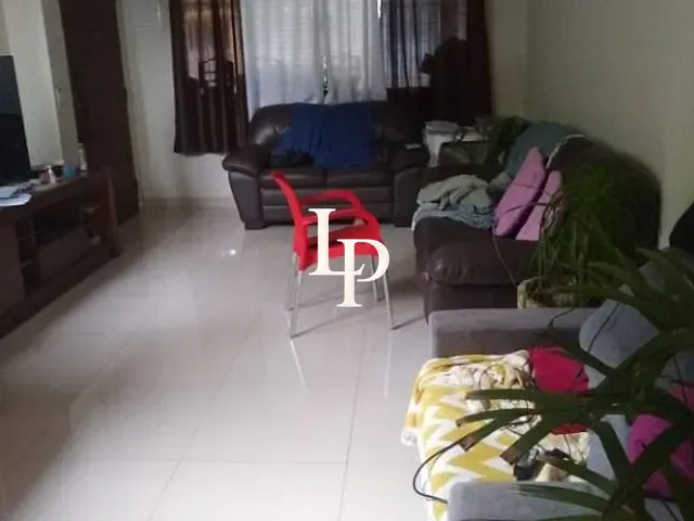 Casa com 250m² 1 quarto e 2 banheiros, à venda, no bairro Parque Novo Oratório em Santo André