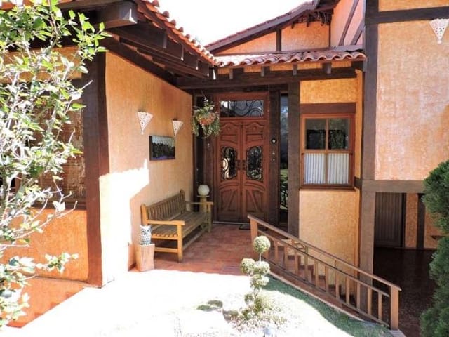 Casa com 1130m² 4 quartos e 6 banheiros, à venda, no bairro Altos de São Fernando em Jandira