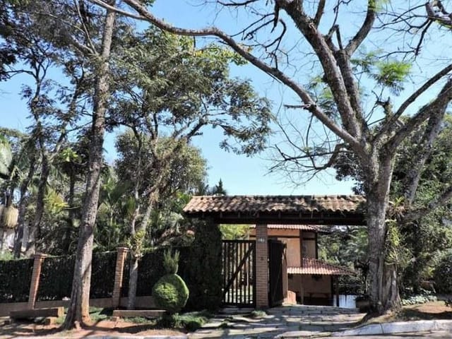 Casa com 1130m² 4 quartos e 6 banheiros, à venda, no bairro Altos de São Fernando em Jandira