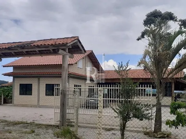 Sítio com 600m² 4 quartos e 5 banheiros, à venda, no bairro Terra Nova em Tijucas