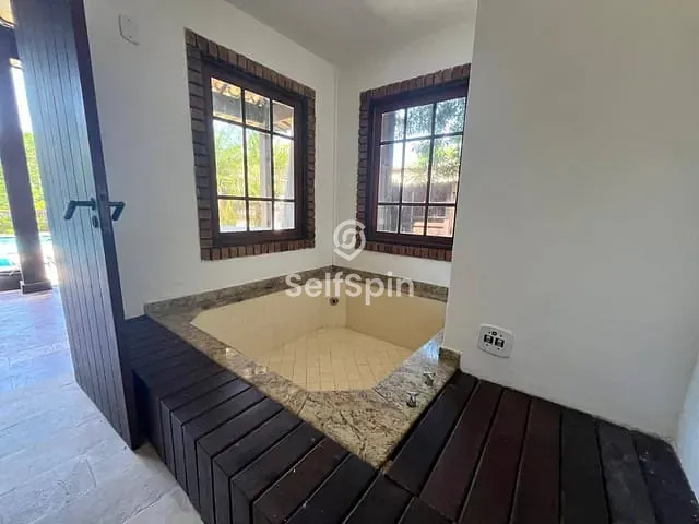 Casa com 700m² 3 quartos e 3 banheiros, para alugar, no bairro Itaipu em Niterói