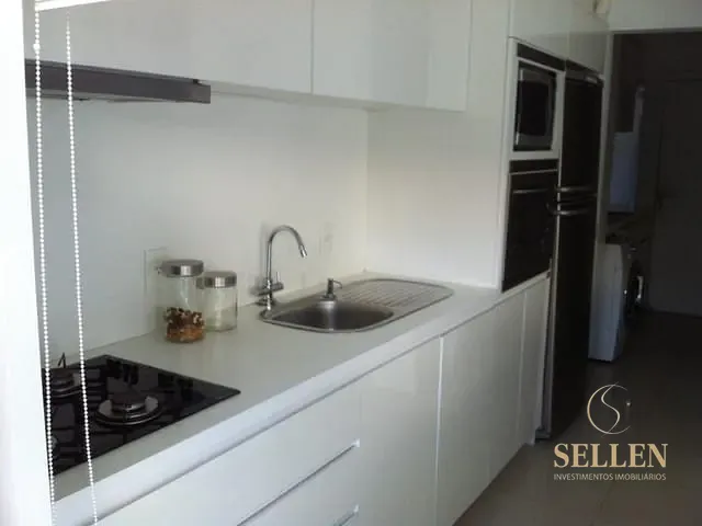 Casa com 350m² 3 quartos e 5 banheiros, para alugar, no bairro Centro em Balneário Camboriú