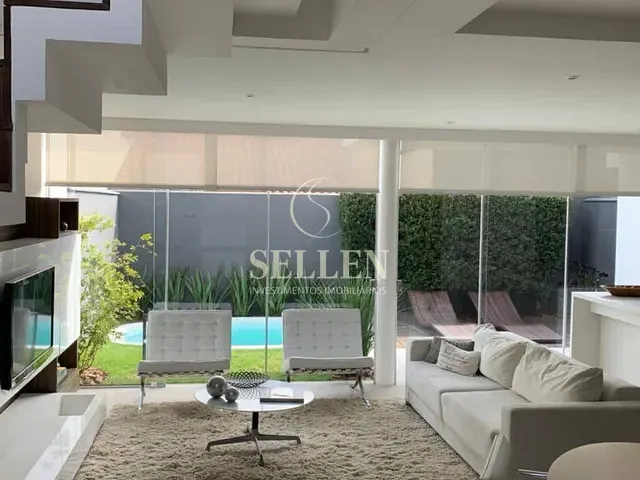Casa com 350m² 3 quartos e 5 banheiros, para alugar, no bairro Centro em Balneário Camboriú