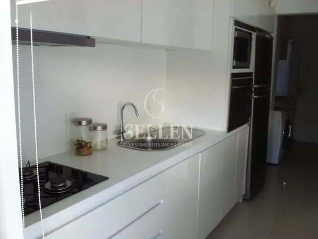 Casa com 350m² 3 quartos e 5 banheiros, para alugar, no bairro Centro em Balneário Camboriú
