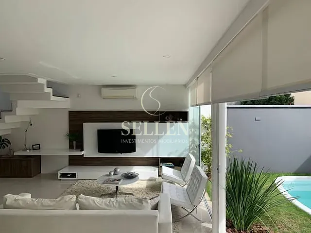 Casa com 350m² 3 quartos e 5 banheiros, para alugar, no bairro Centro em Balneário Camboriú