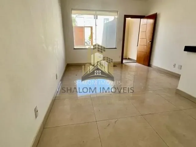 Casa com 115m² 3 quartos e 2 banheiros, à venda, no bairro Vale das Orquideas em Contagem